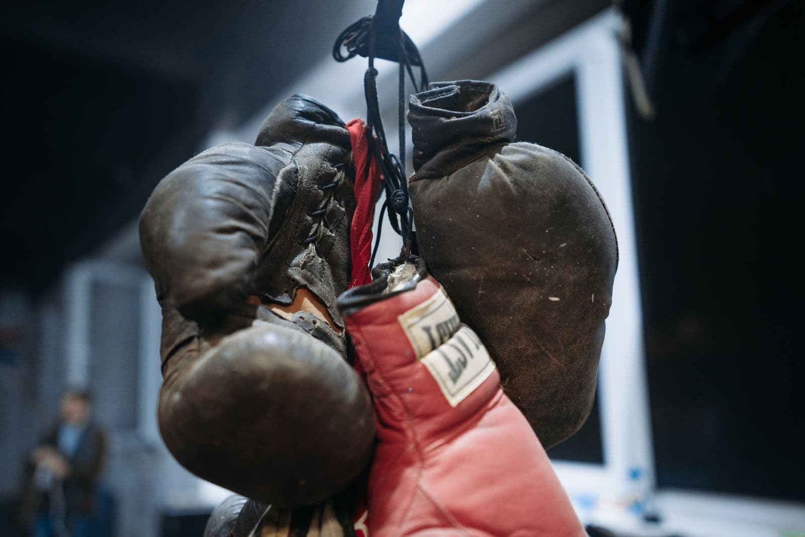 Boxe anglaise ou boxe française : quelles différences pour un débutant
